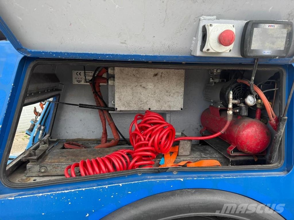 Nissan Navara 4x4 tow truck 1.000 kg + 2x winch + remote Recovery vehicles