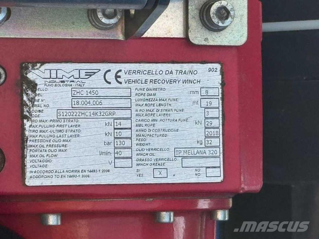 Nissan Navara 4x4 tow truck 1.000 kg + 2x winch + remote Recovery vehicles