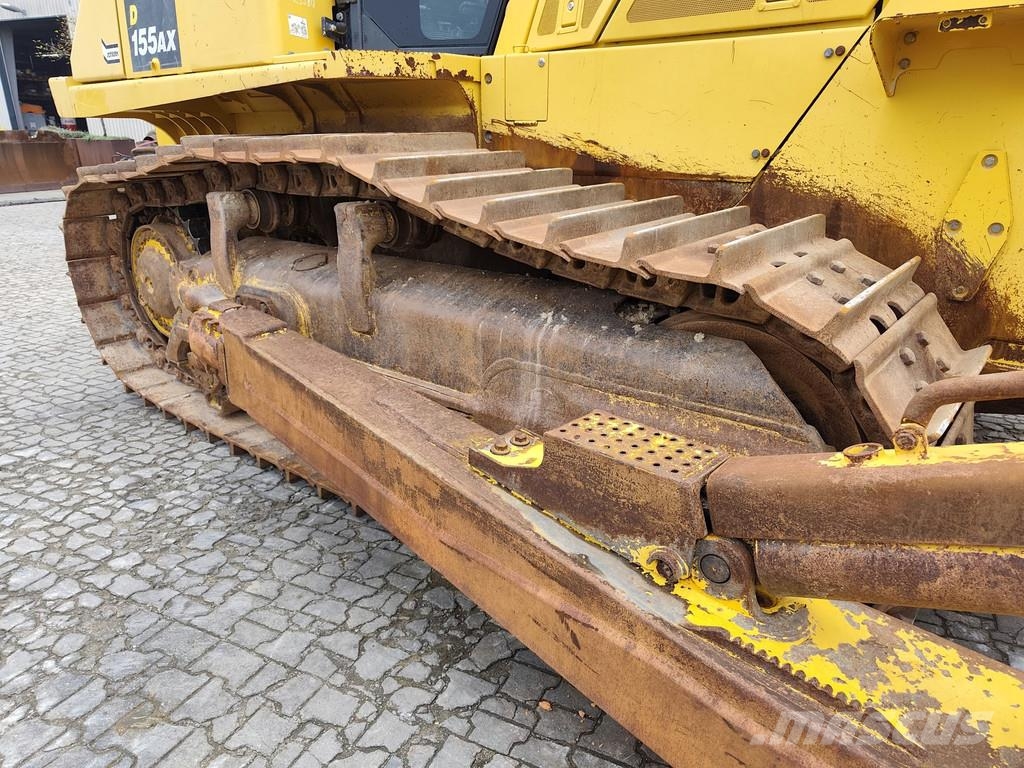 Komatsu D155 AX-8 . Buldožerji goseničarji