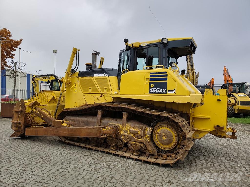Komatsu D155 AX-8 . Buldožerji goseničarji