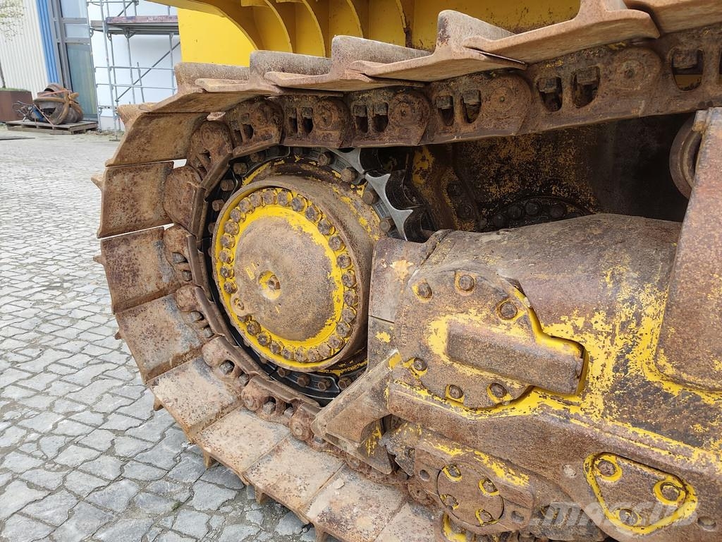 Komatsu D155 AX-8 . Buldožerji goseničarji
