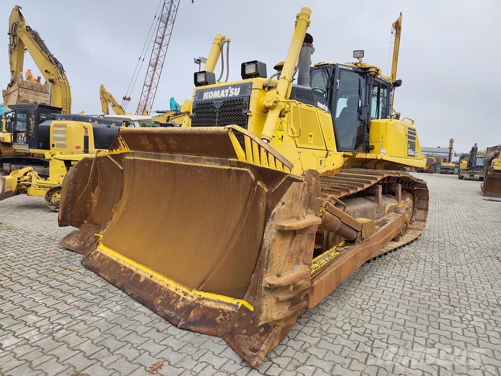 Komatsu D155 AX-8 . Buldožerji goseničarji