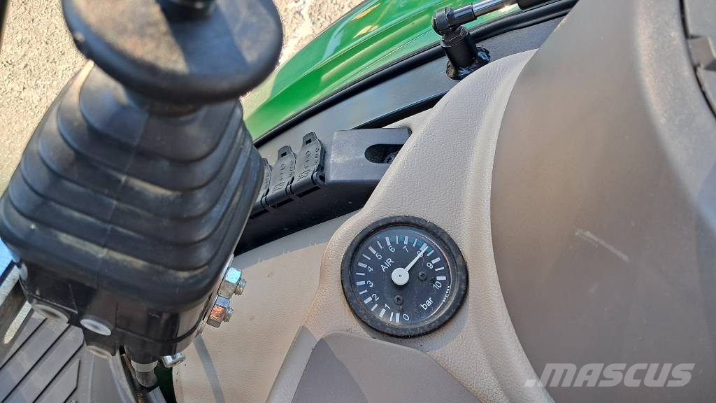 John Deere 6105 MC Tracteur