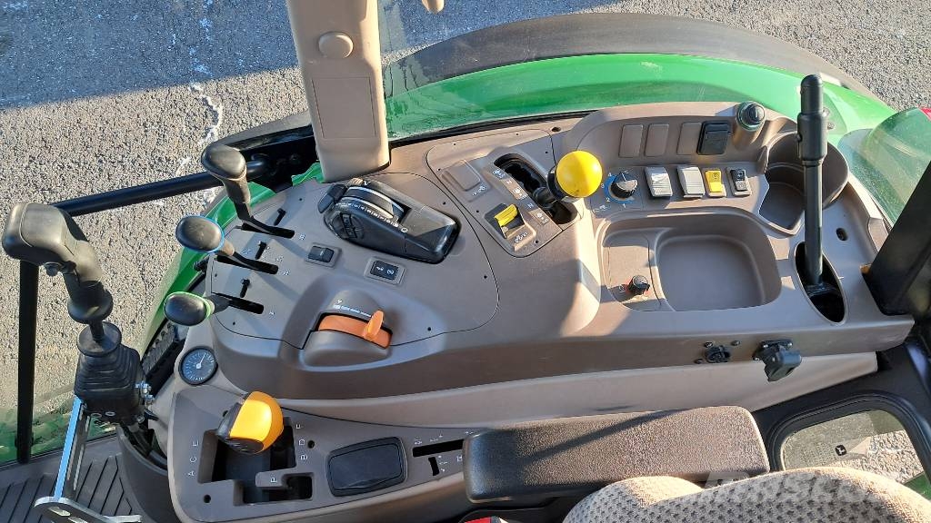 John Deere 6105 MC Tracteur