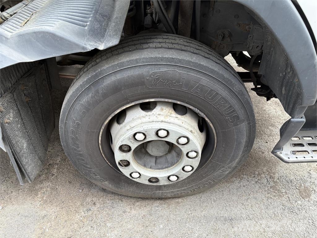Volvo FM7 Kamioni za podizanje kablova