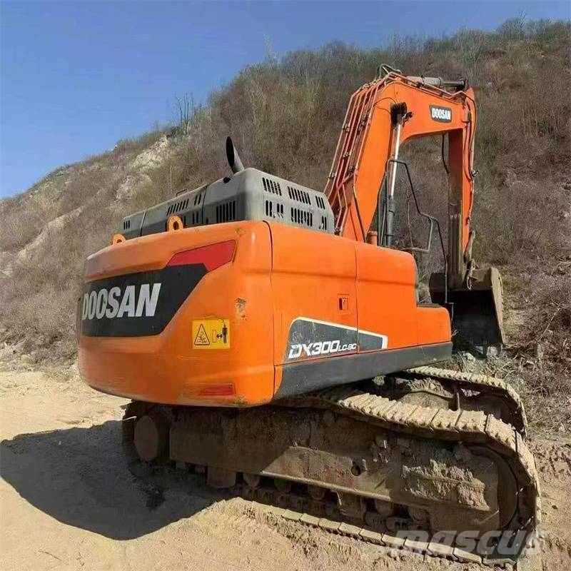 Doosan DX 225 LCA Kāpurķēžu ekskavatori