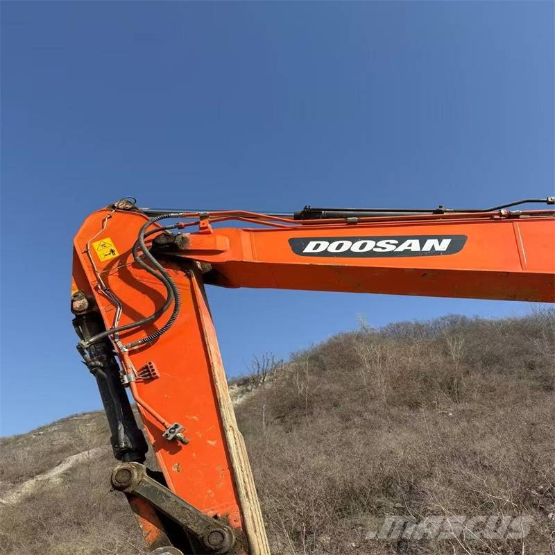 Doosan DX 225 LCA Kāpurķēžu ekskavatori