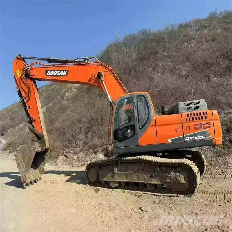 Doosan DX 225 LCA Kāpurķēžu ekskavatori