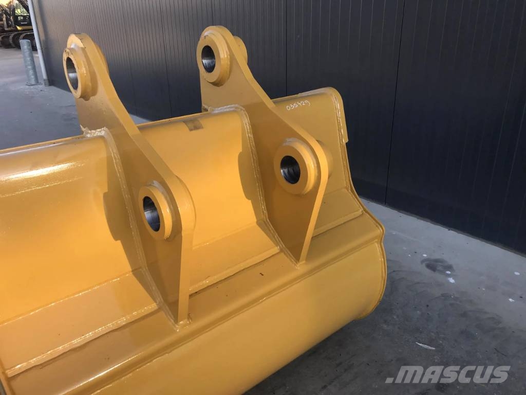 Volvo EC250 Schaufeln
