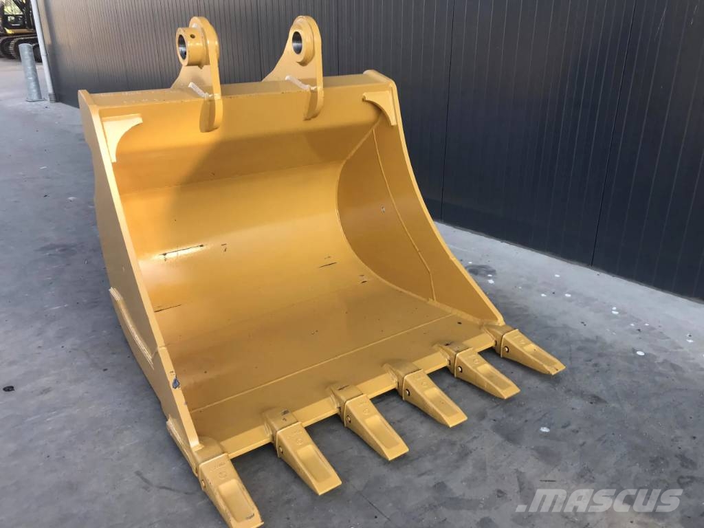 Volvo EC250 Schaufeln