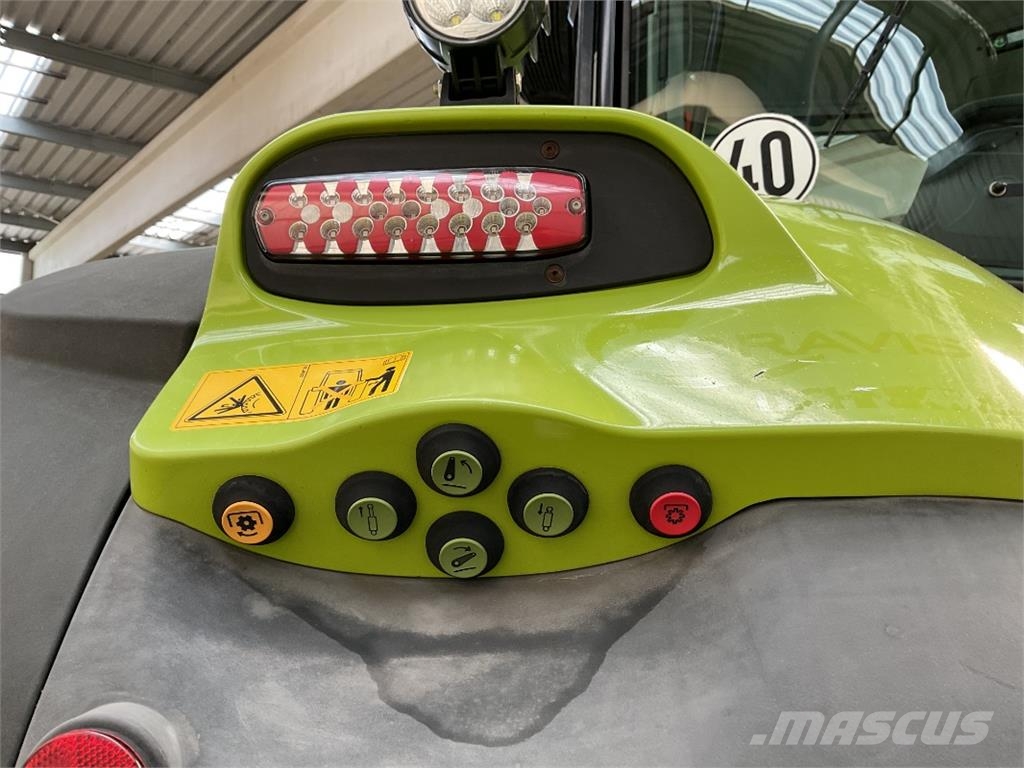 CLAAS Axion 810 Traktorid