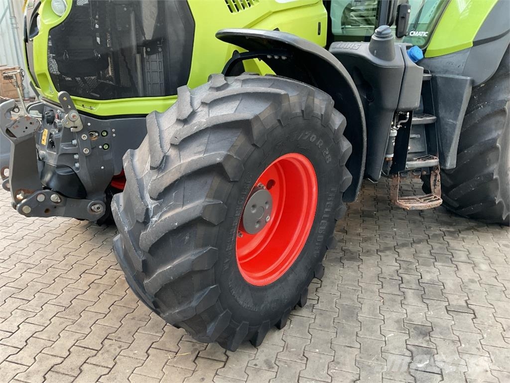 CLAAS Axion 810 Traktorid