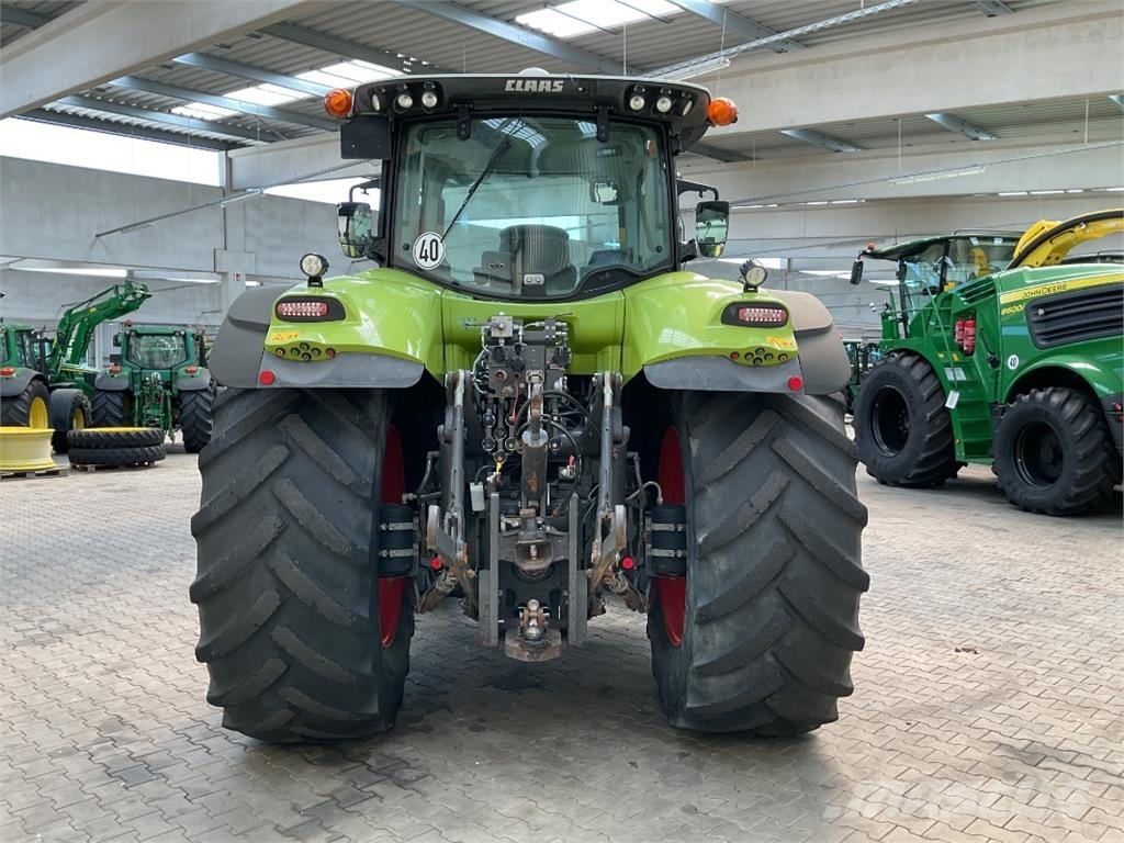 CLAAS Axion 810 الجرارات