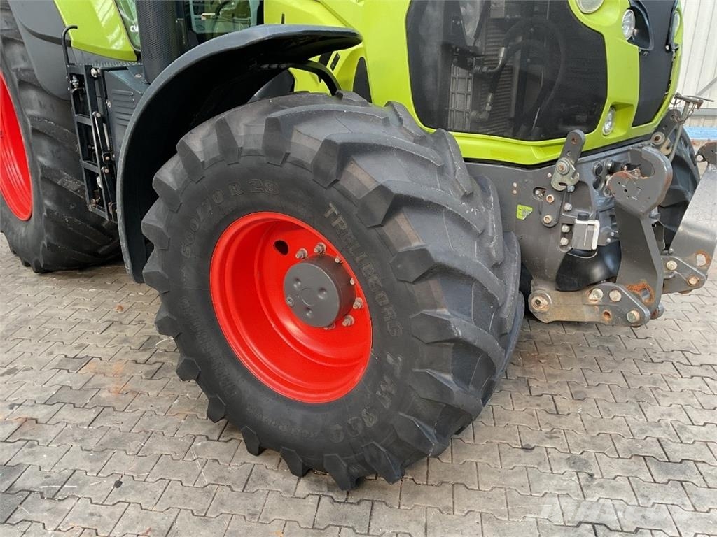CLAAS Axion 810 Traktorid