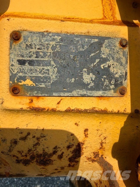 Volvo A 25 C USED AXLES محور العجلة