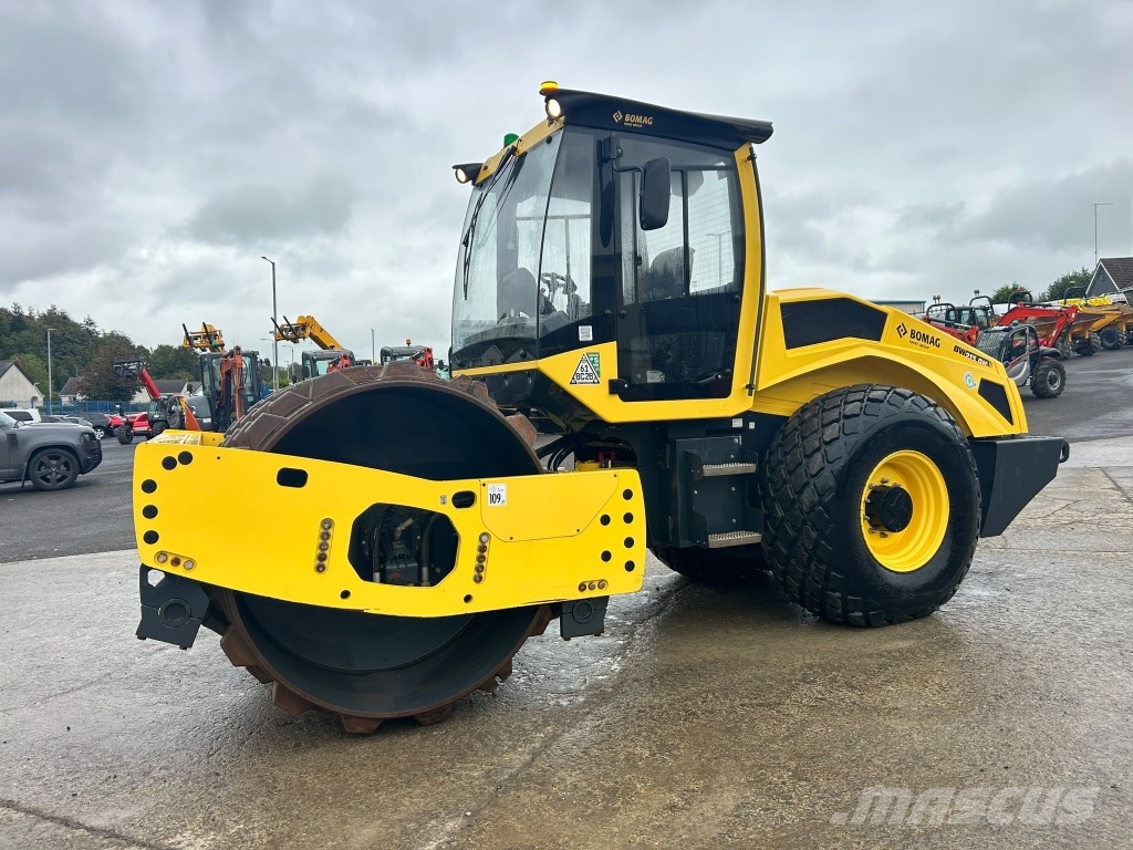 Bomag BW213 DH-5 Pad Foot / Sheep Foot Enkelt tromle