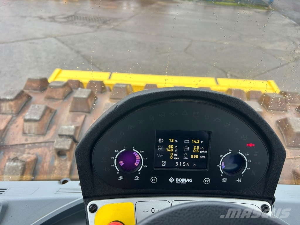 Bomag BW213 DH-5 Pad Foot / Sheep Foot Enkelt tromle