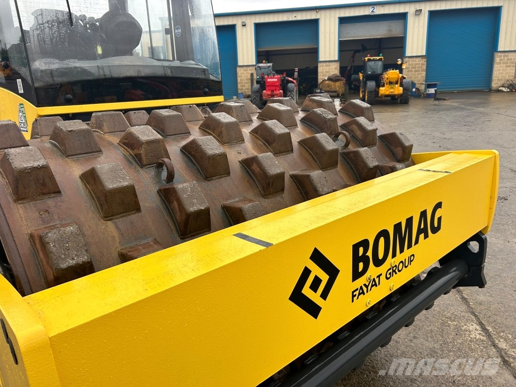 Bomag BW213 DH-5 Pad Foot / Sheep Foot Enkelt tromle