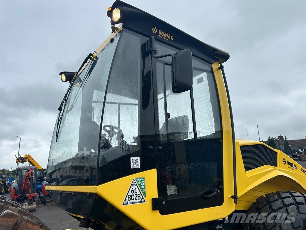 Bomag BW213 DH-5 Pad Foot / Sheep Foot Enkelt tromle