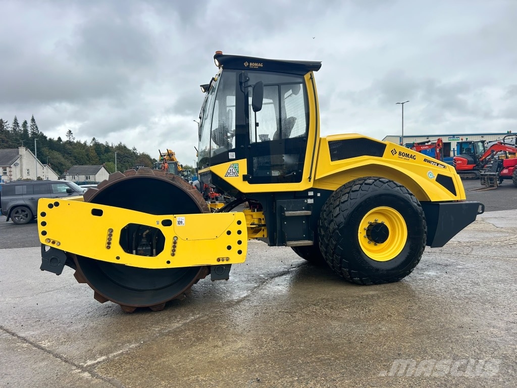 Bomag BW213 DH-5 Pad Foot / Sheep Foot Enkelt tromle