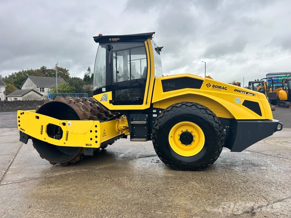 Bomag BW213 DH-5 Pad Foot / Sheep Foot Enkelt tromle