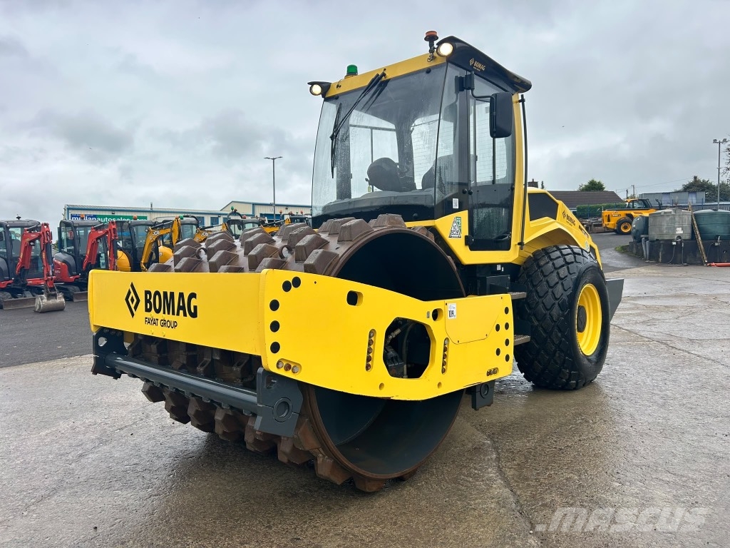 Bomag BW213 DH-5 Pad Foot / Sheep Foot Enkelt tromle
