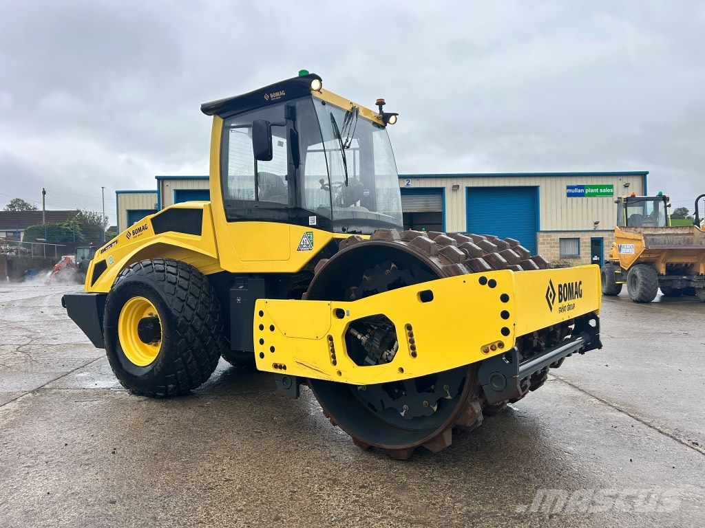 Bomag BW213 DH-5 Pad Foot / Sheep Foot Enkelt tromle
