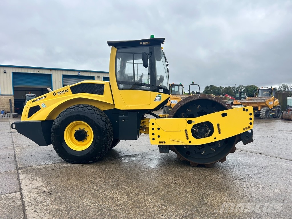 Bomag BW213 DH-5 Pad Foot / Sheep Foot Enkelt tromle