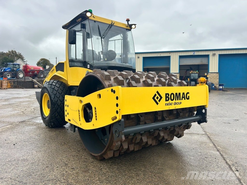 Bomag BW213 DH-5 Pad Foot / Sheep Foot Enkelt tromle
