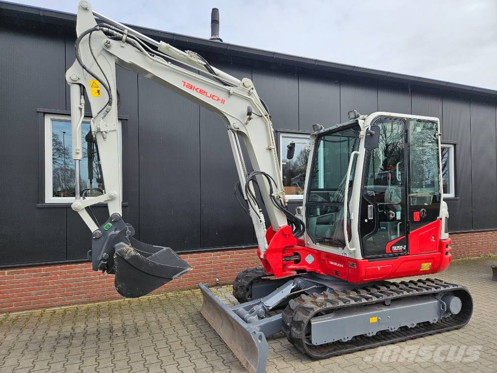 Takeuchi TB250-2 stage V Minigraafmachines < 7t