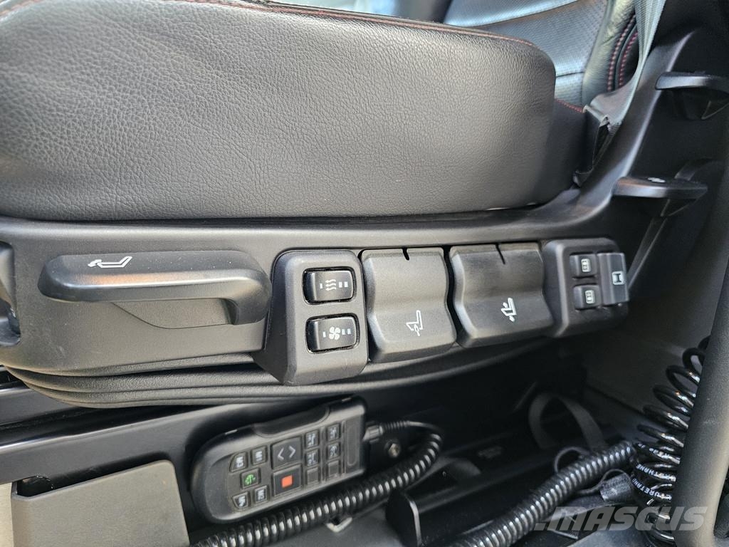 Scania S660 V8 6X2 BOOGIE / RETARDER / FULL AIR / 2 TANKS وحدات الجر