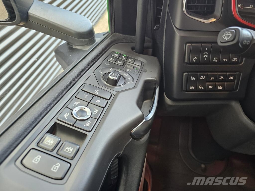 Scania S660 V8 6X2 BOOGIE / RETARDER / FULL AIR / 2 TANKS وحدات الجر
