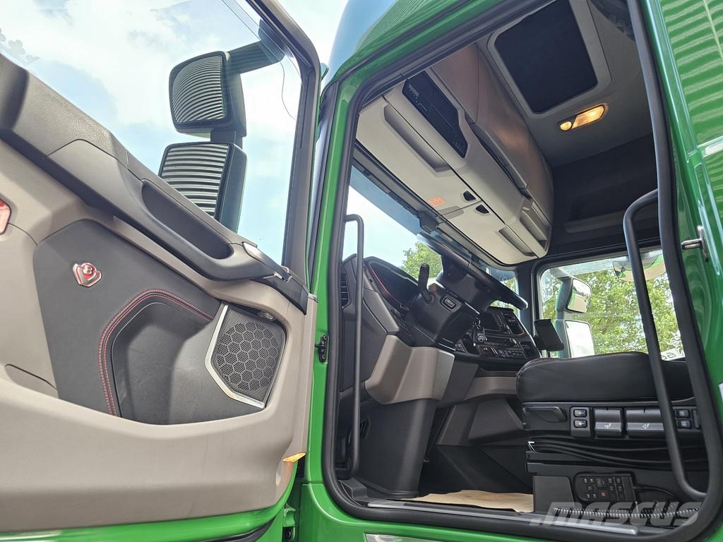 Scania S660 V8 6X2 BOOGIE / RETARDER / FULL AIR / 2 TANKS وحدات الجر