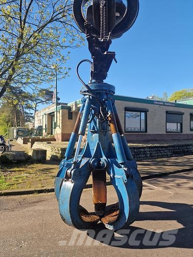 Terex FUCHS MHL 360 Materialumschlag