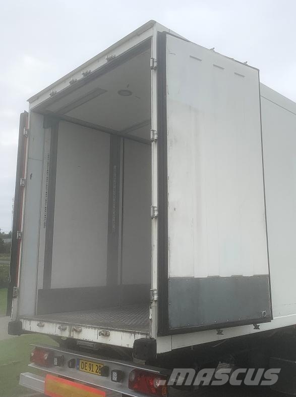 AB EKERI OY Trailer Reefer Full Side Opening - Single نصف مقطورات بدرجة حرارة قابلة للضبط