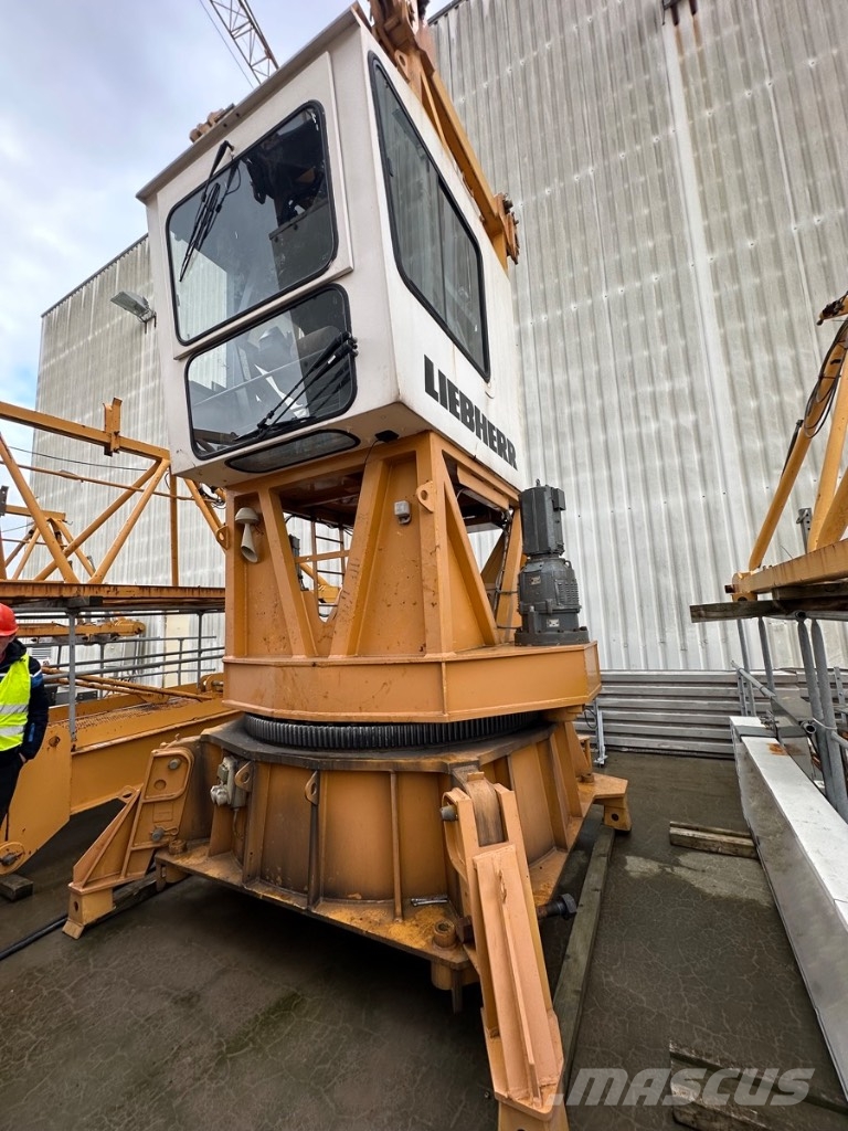 Liebherr 280 EC-H 12 Litronic 塔式起重機