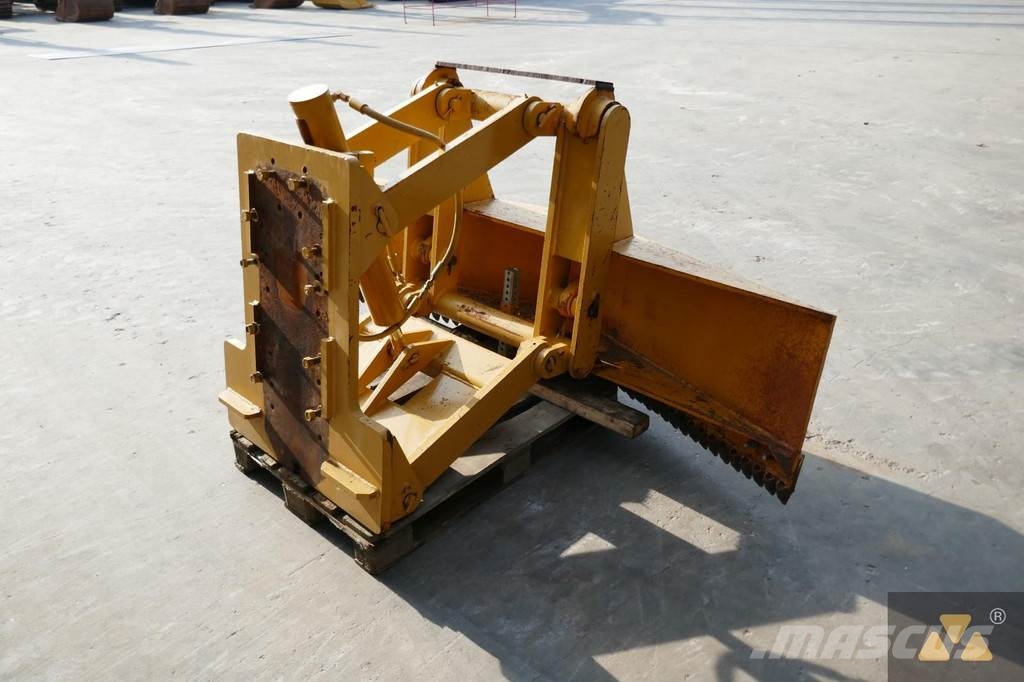 CAT 140H Frontblade Πτερύγια