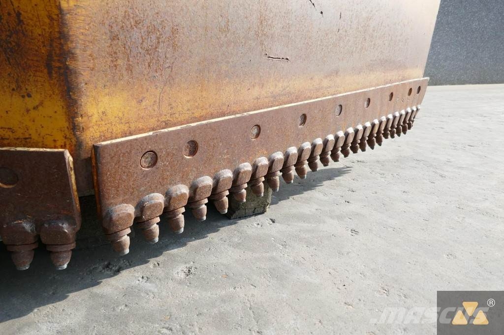 CAT 140H Frontblade Πτερύγια