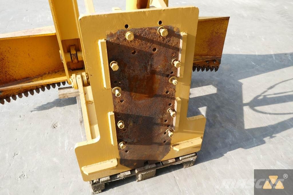 CAT 140H Frontblade Πτερύγια