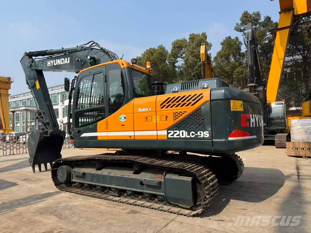 Hyundai Robex 220 LC-9 S Kāpurķēžu ekskavatori