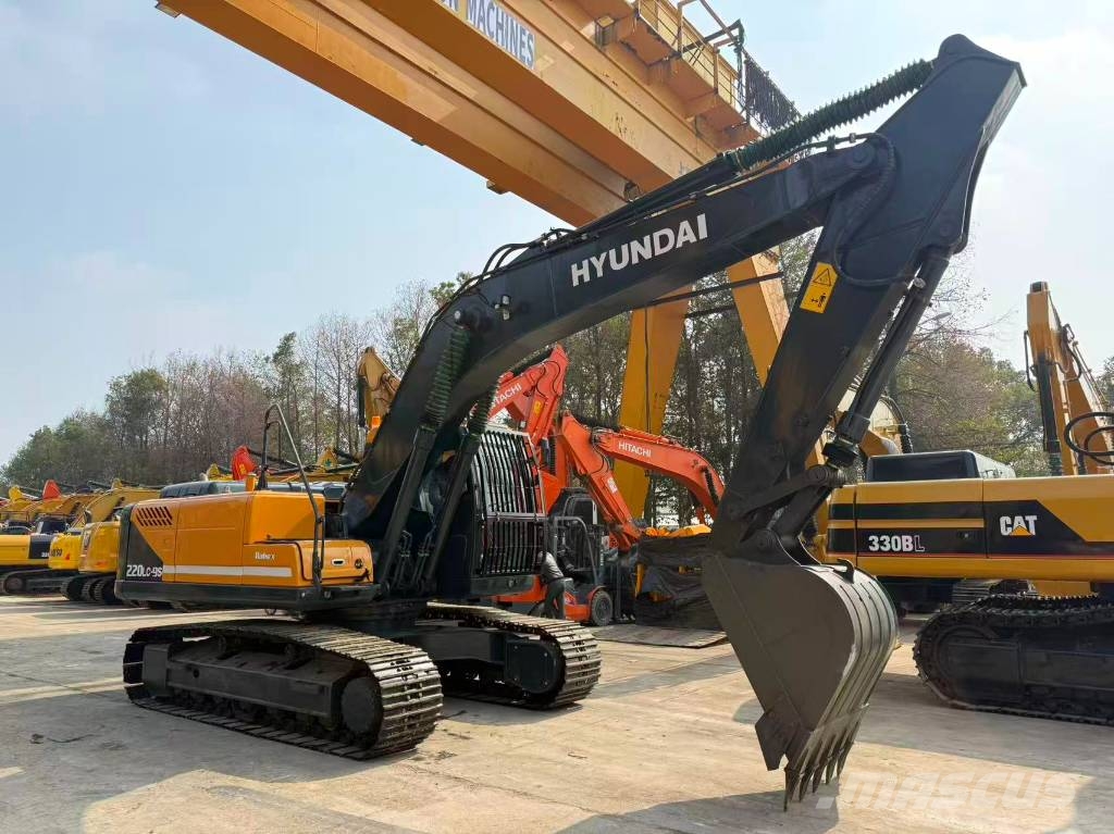 Hyundai Robex 220 LC-9 S Kāpurķēžu ekskavatori