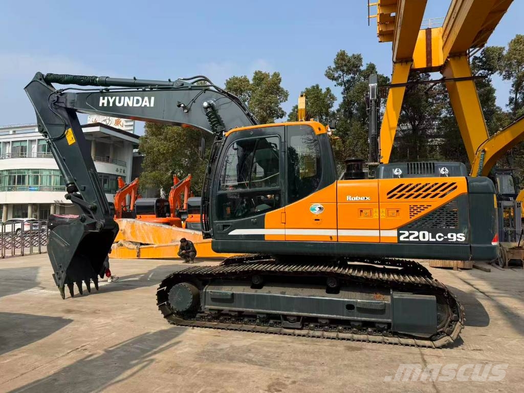 Hyundai Robex 220 LC-9 S Kāpurķēžu ekskavatori