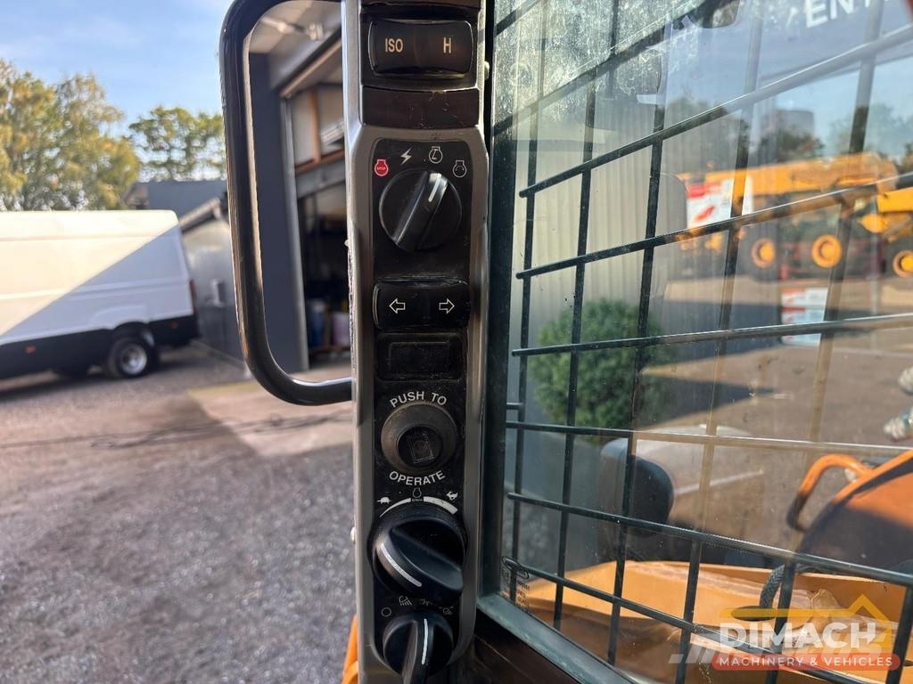 CASE SR175B 4x4 skid steer loader - high flow - 940 ho Skid steer mini nakladalci