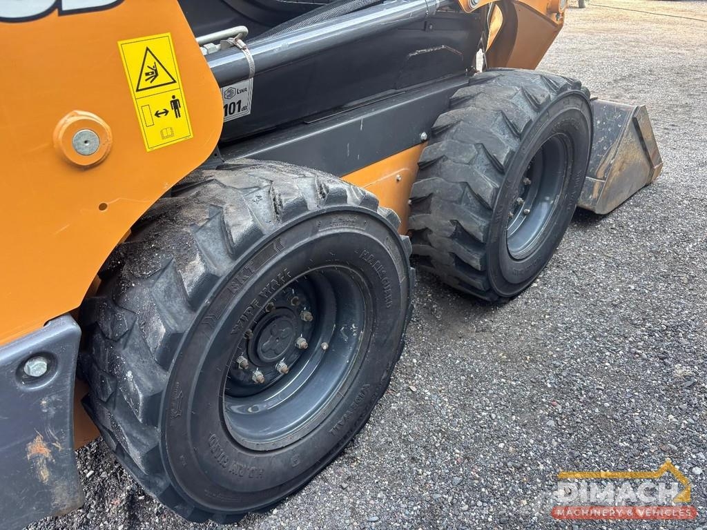 CASE SR175B 4x4 skid steer loader - high flow - 940 ho Skid steer mini nakladalci