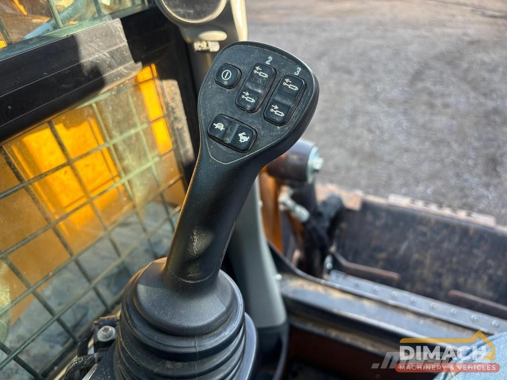 CASE SR175B 4x4 skid steer loader - high flow - 940 ho Skid steer mini nakladalci