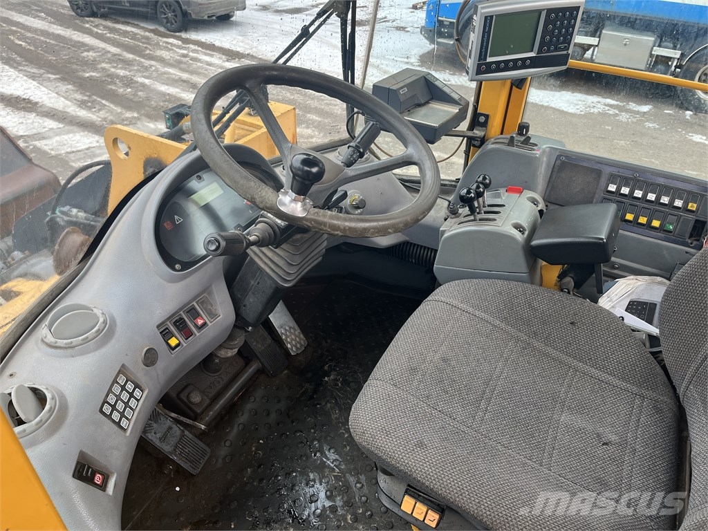 Volvo L 120 D Rataslaadurid