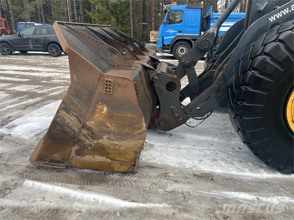 Volvo L 120 D Rataslaadurid