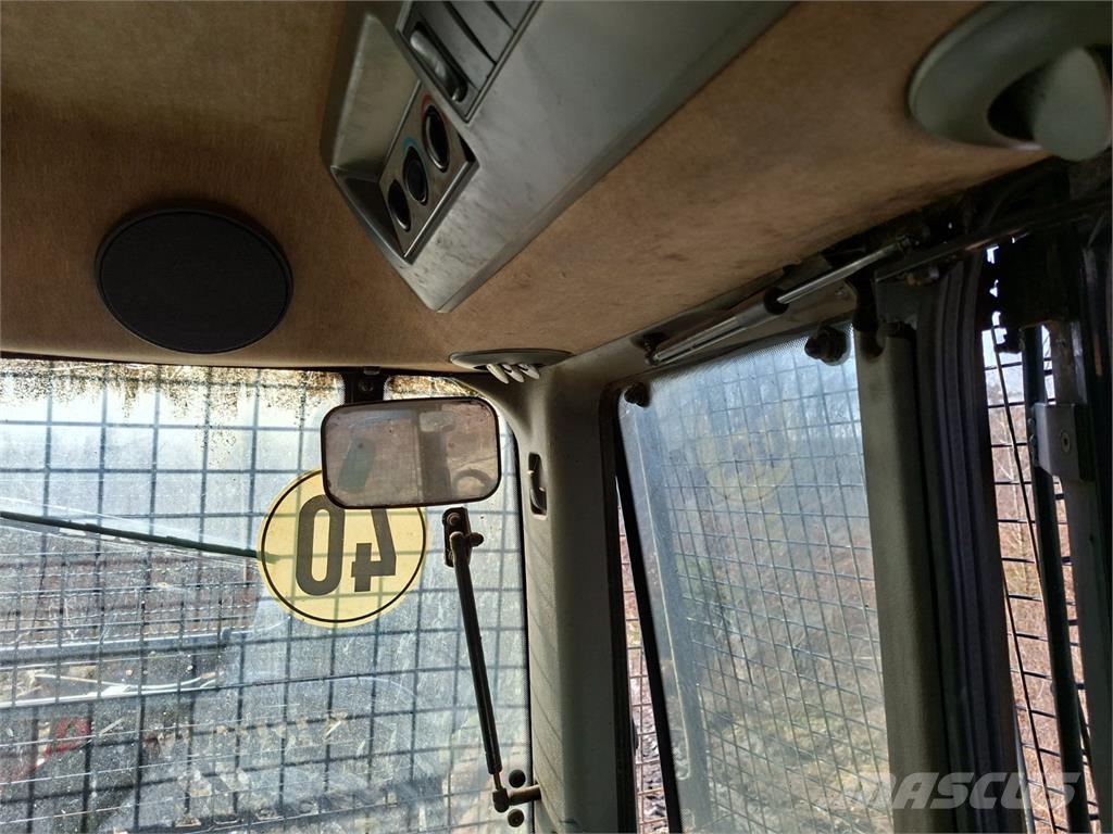 Valtra N123 4X4 + ČELNÍ NAKLADAČ Diger