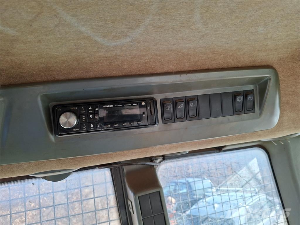 Valtra N123 4X4 + ČELNÍ NAKLADAČ Diger