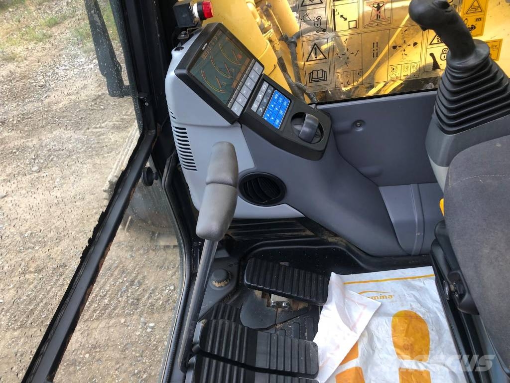 Komatsu PC 350 LC حفارات زحافة